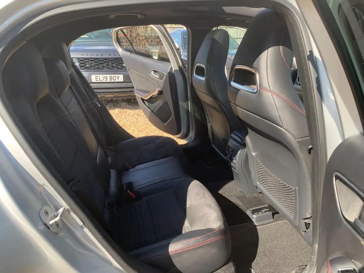 2015-mercedes-benz-gla-class-21cdi-amg-line-168bhp-premium-plus-4matic-big-45