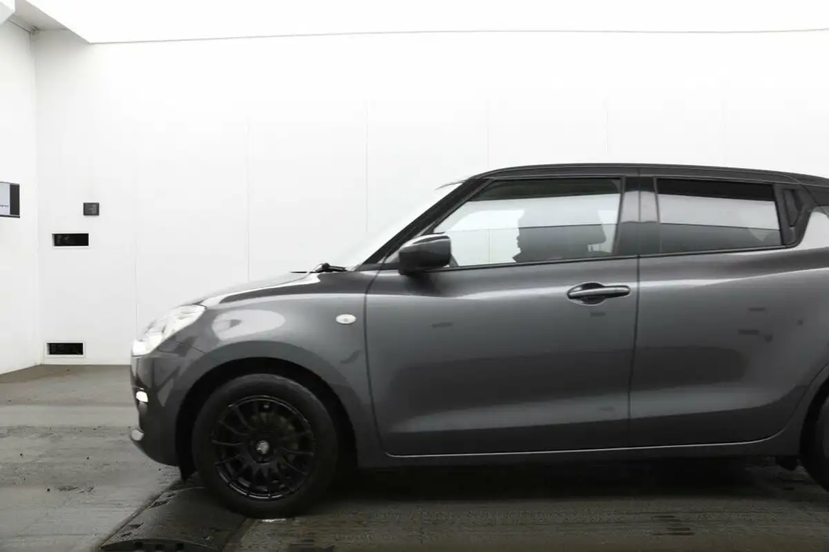 2019-suzuki-swift-12-dualjet-attitude-big-13