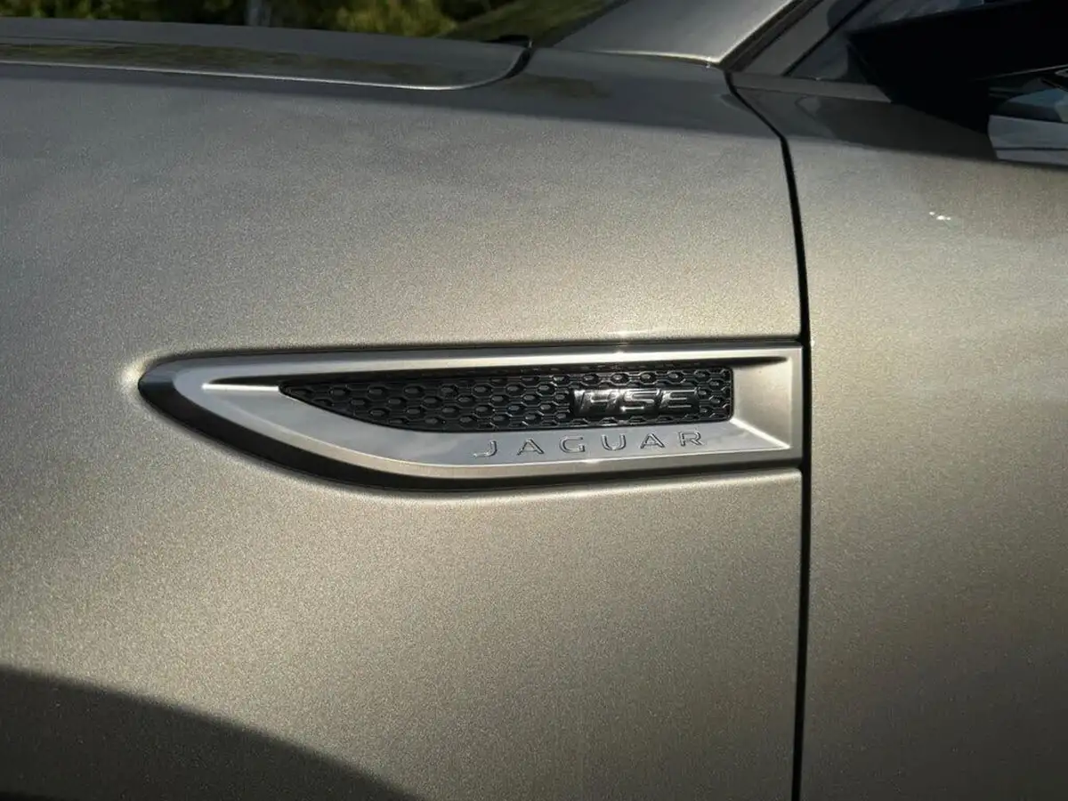 2021-jaguar-e-pace-20-i4d-r-dynamic-hse-240ps-big-9