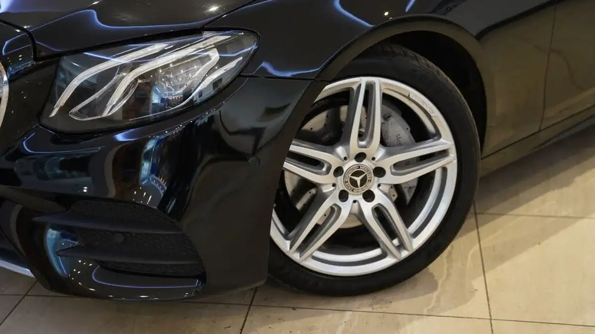 2017-mercedes-benz-e-class-20d-e220d-amg-line-ss-estate-5d-big-19