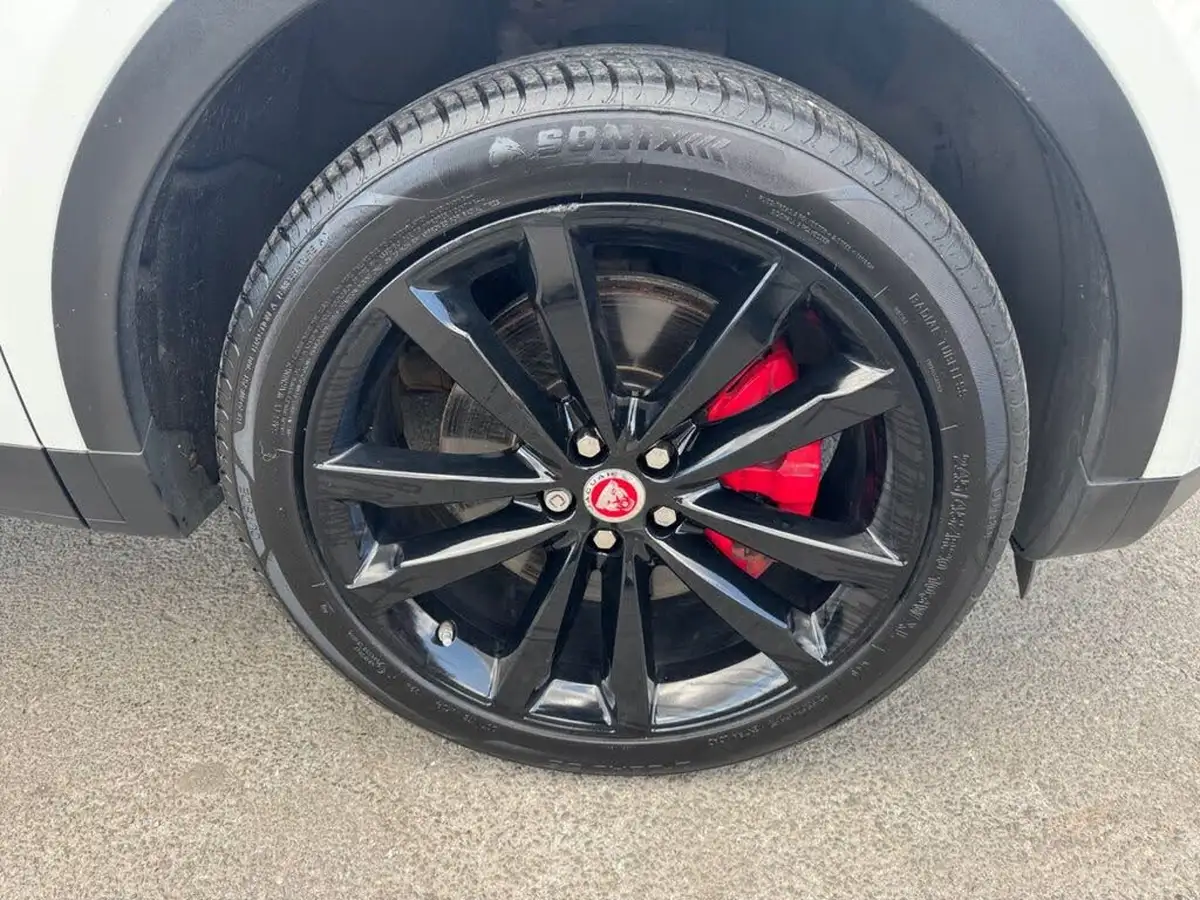 2018-jaguar-e-pace-20-i4-249ps-ss-big-7