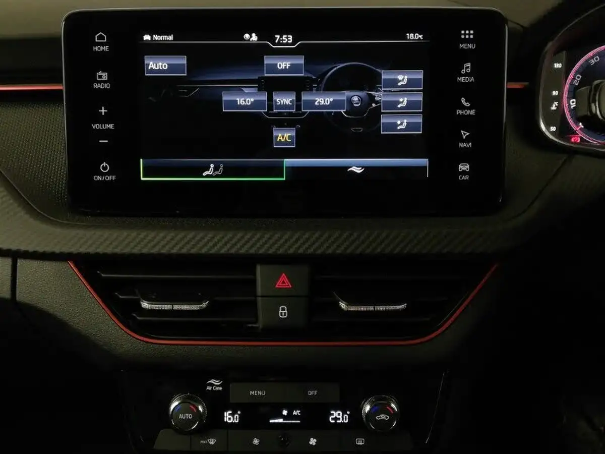 2024-skoda-kamiq-10-tsi-monte-carlo-116ps-dsg-big-16