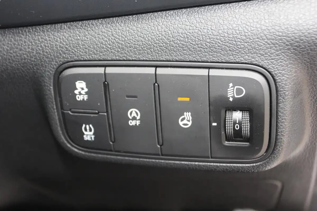 2025-hyundai-i20-10-t-gdi-n-line-s-big-8