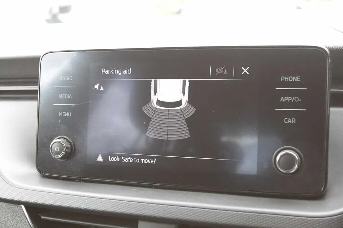 2021-skoda-kamiq-10-tsi-se-109ps-big-18