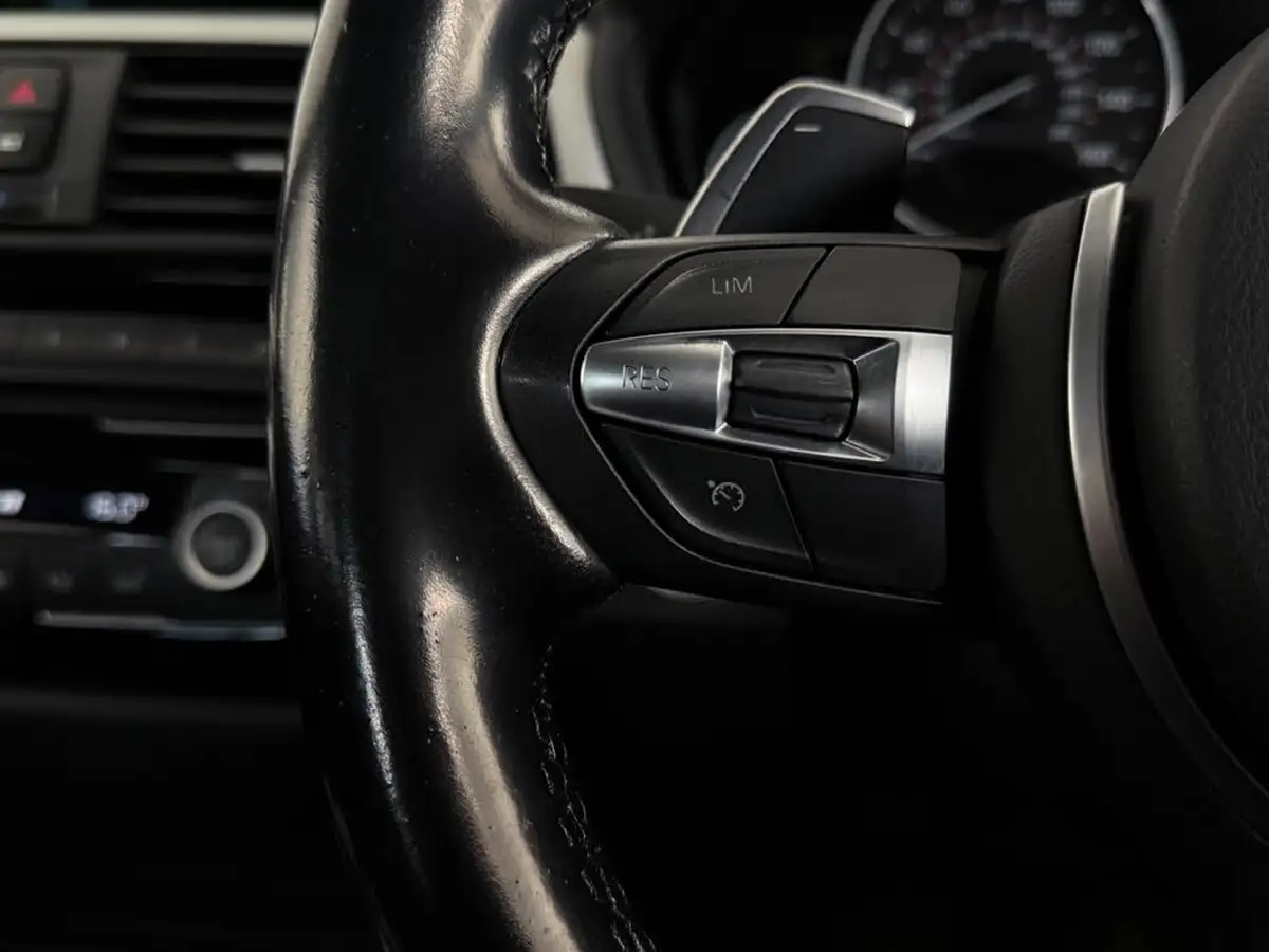 2018-bmw-3-series-20-330e-m-sport-big-25