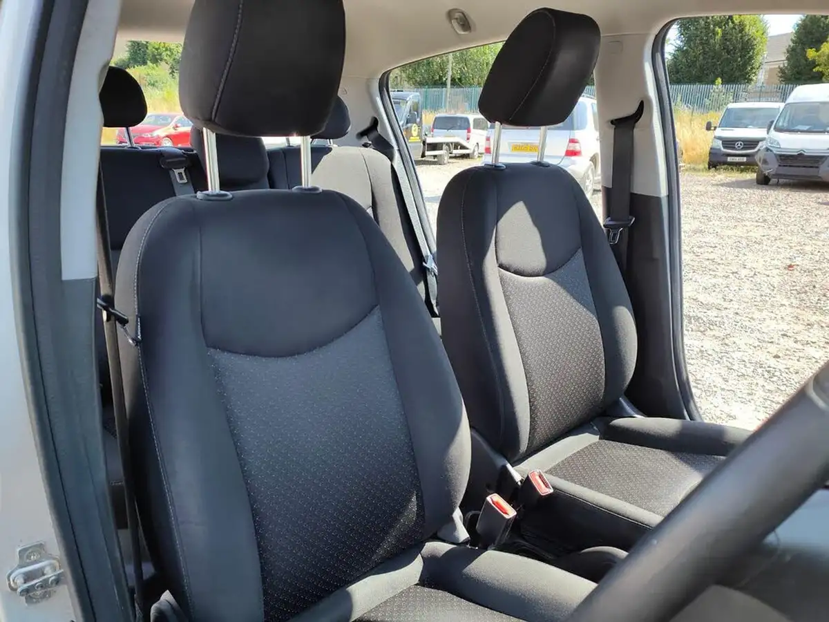 2016-vauxhall-viva-10i-se-big-20
