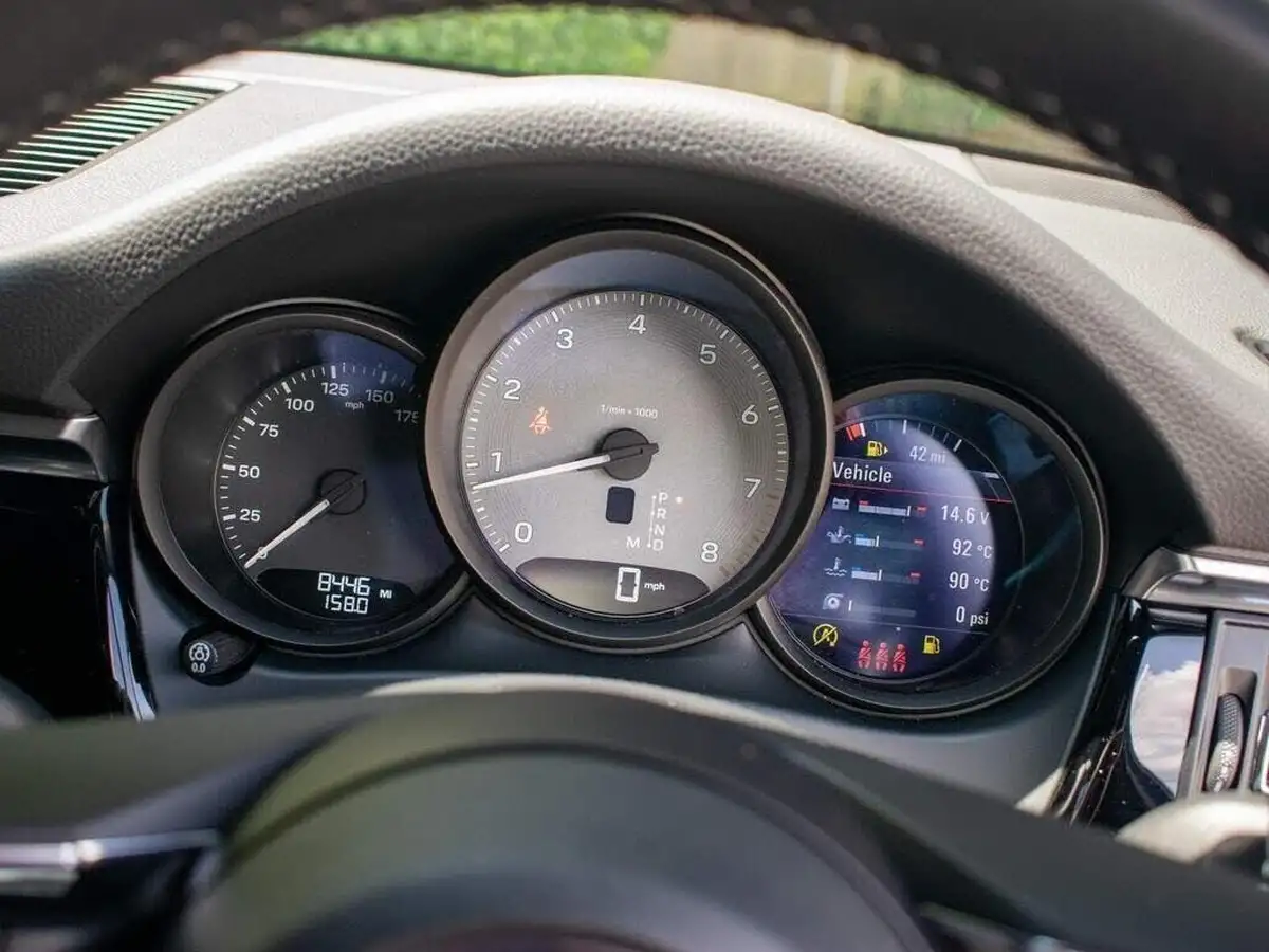2022-porsche-macan-29-v6-s-big-31