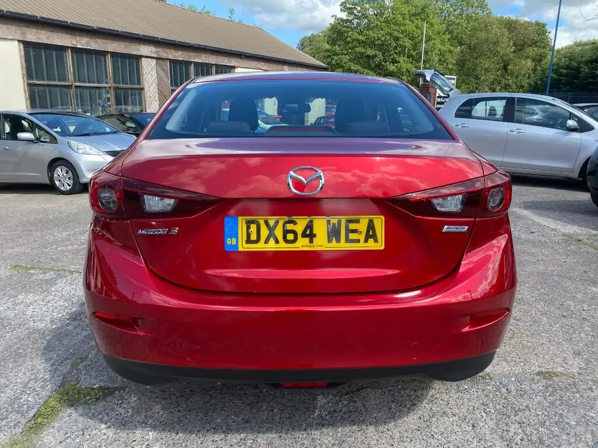 2014-mazda-mazda3-20-se-nav-fastback-4d-big-2