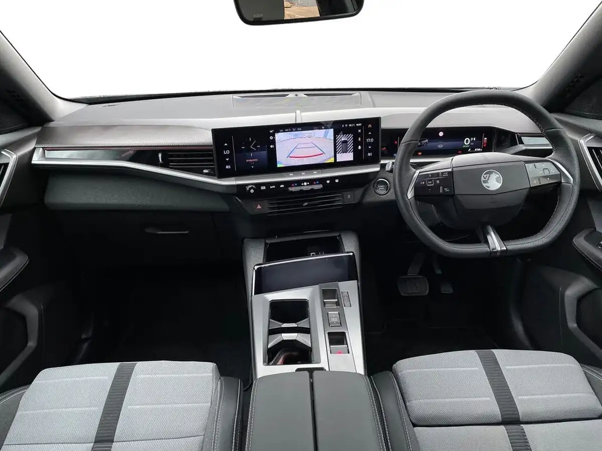2024-vauxhall-grandland-e-gs-big-6