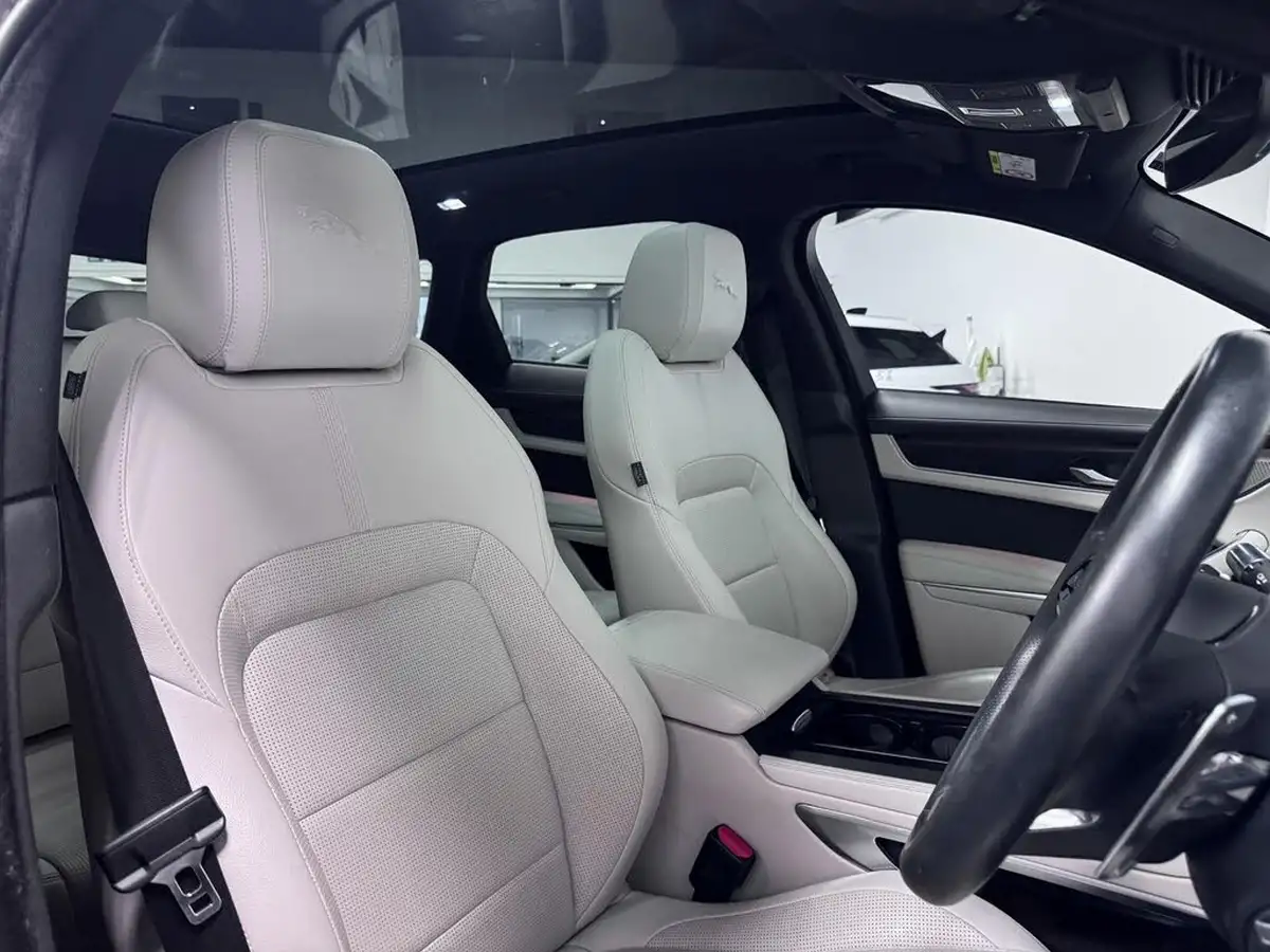 2022-jaguar-f-pace-20-d200-r-dynamic-black-big-25