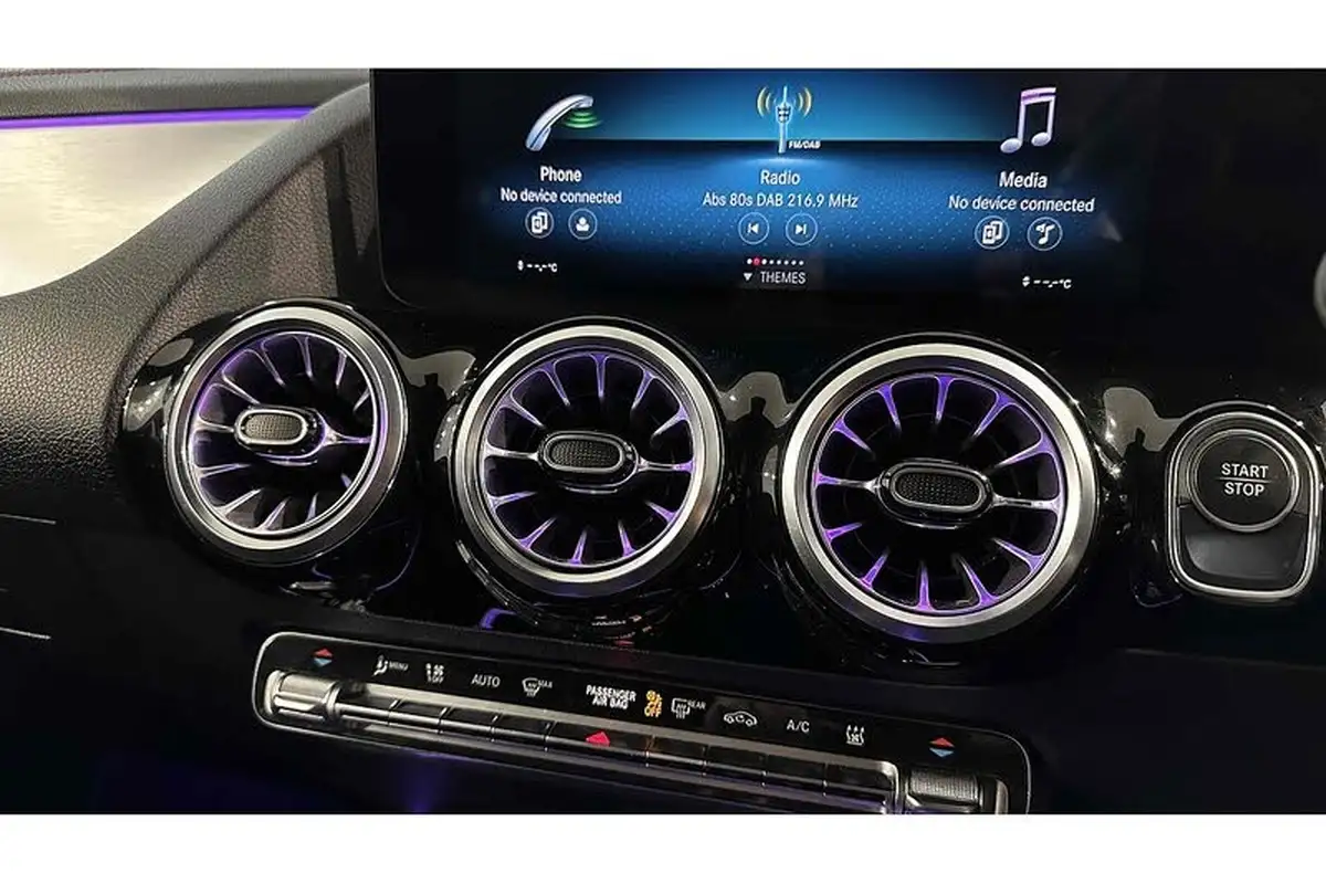 2021-mercedes-benz-eqa-e-eqa-250-amg-line-big-42