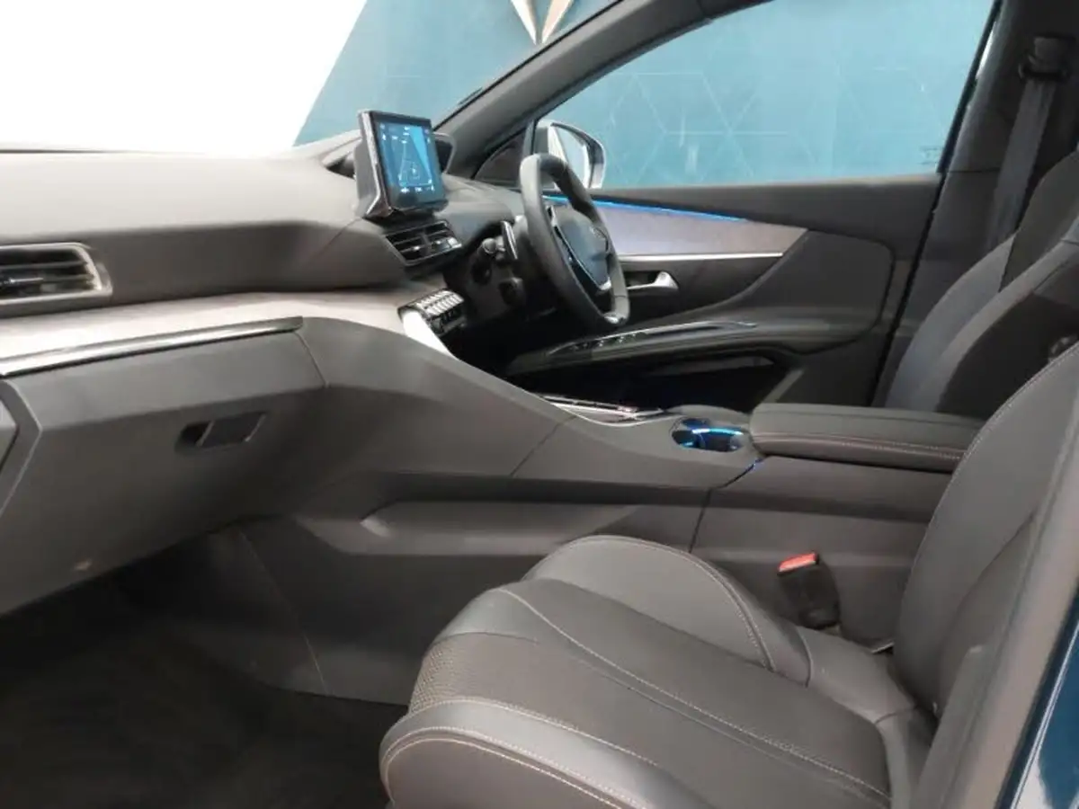2023-peugeot-3008-suv-12-puretech-gt-136ps-hybrid-e-dsc6-big-4