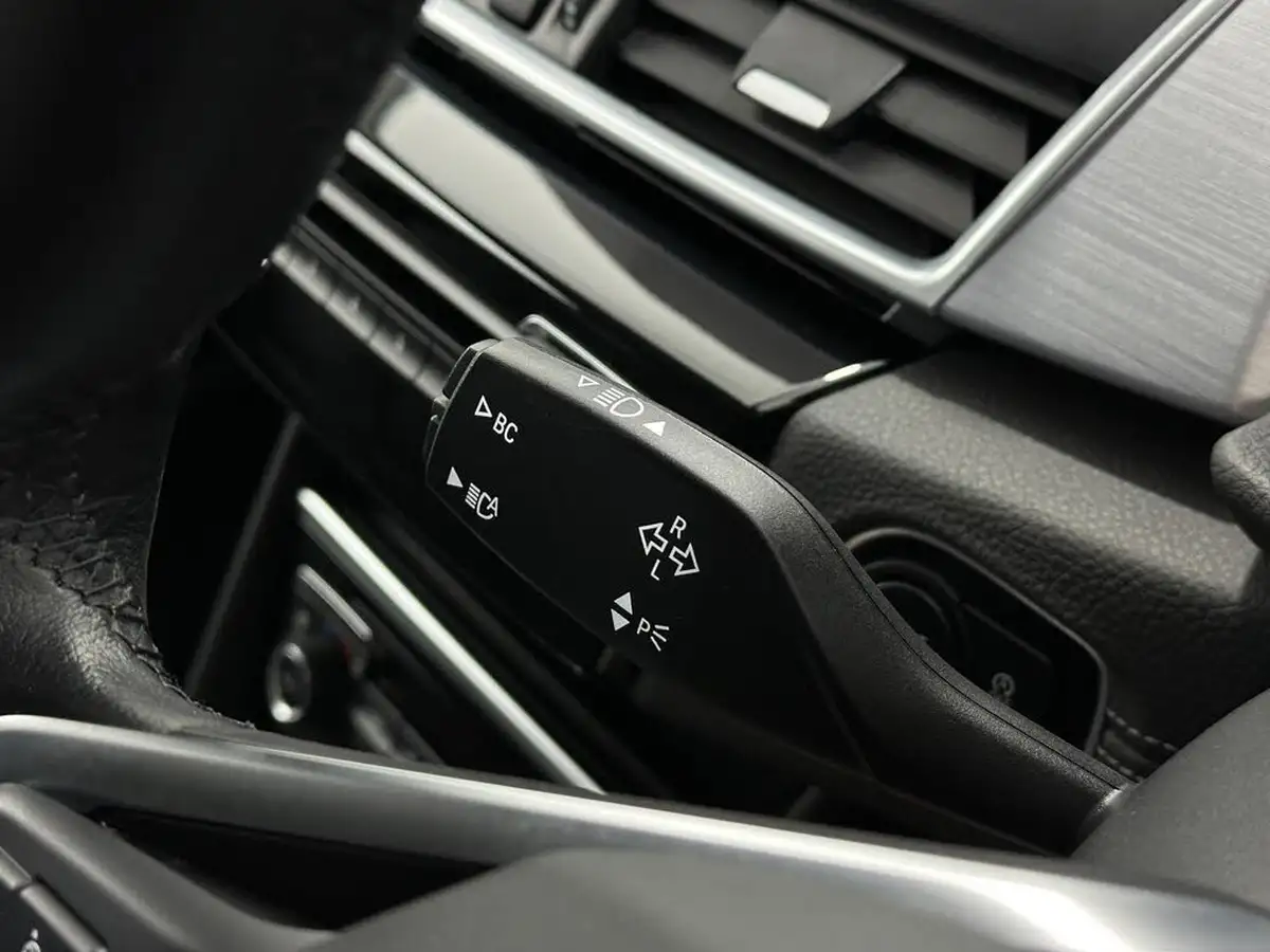 2019-bmw-2-series-15-218i-luxury-ss-active-dct-big-12