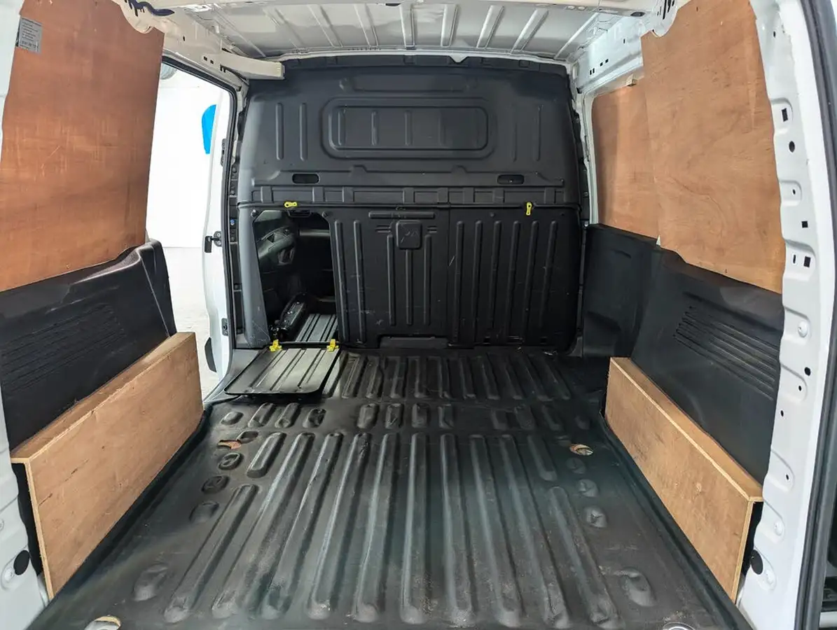 2020-peugeot-partner-15-bluehdi-1000-professional-100ps-eu6dt-panel-big-12