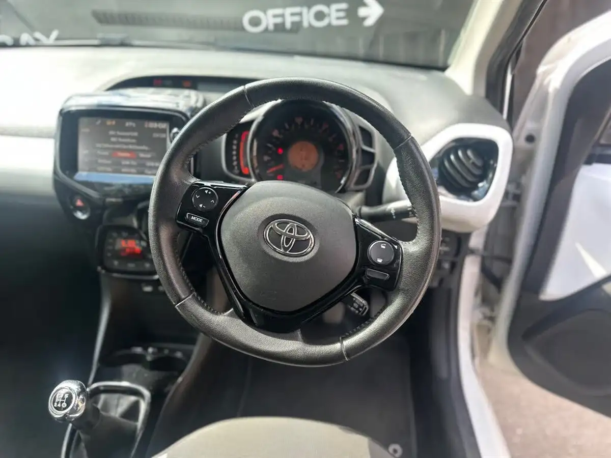 2018-toyota-aygo-10-vvt-i-x-press-71bhp-big-7