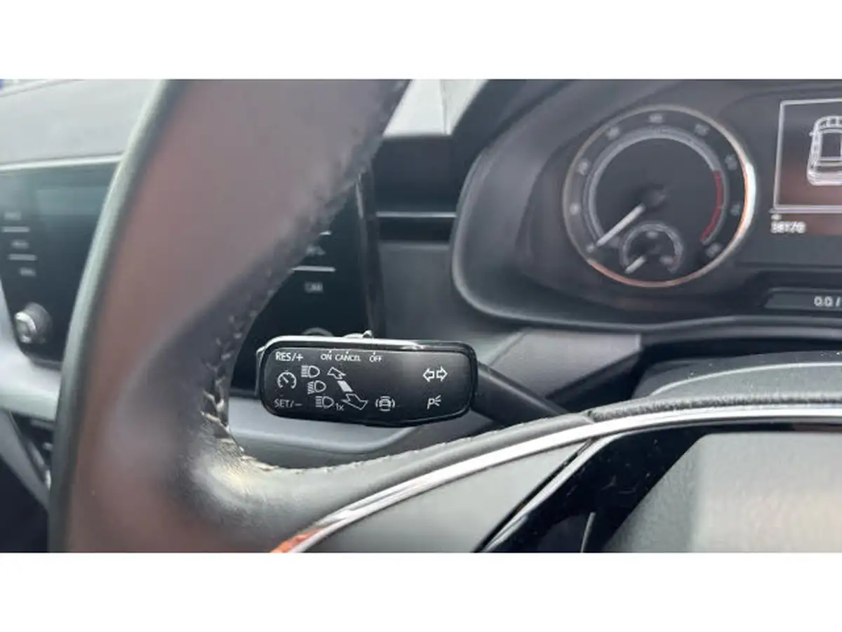2021-skoda-kamiq-10-tsi-se-109ps-big-32