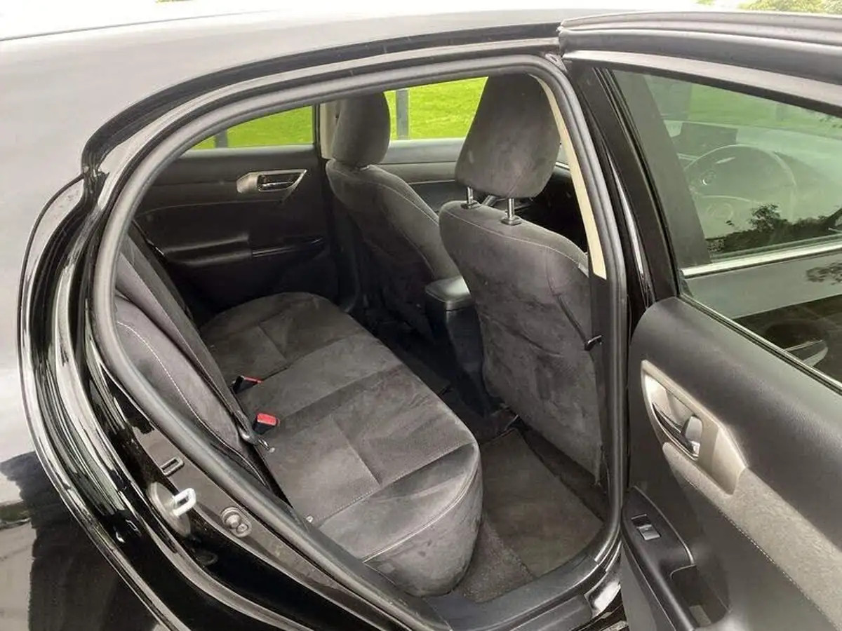 2014-lexus-ct-200h-18-advance-big-15