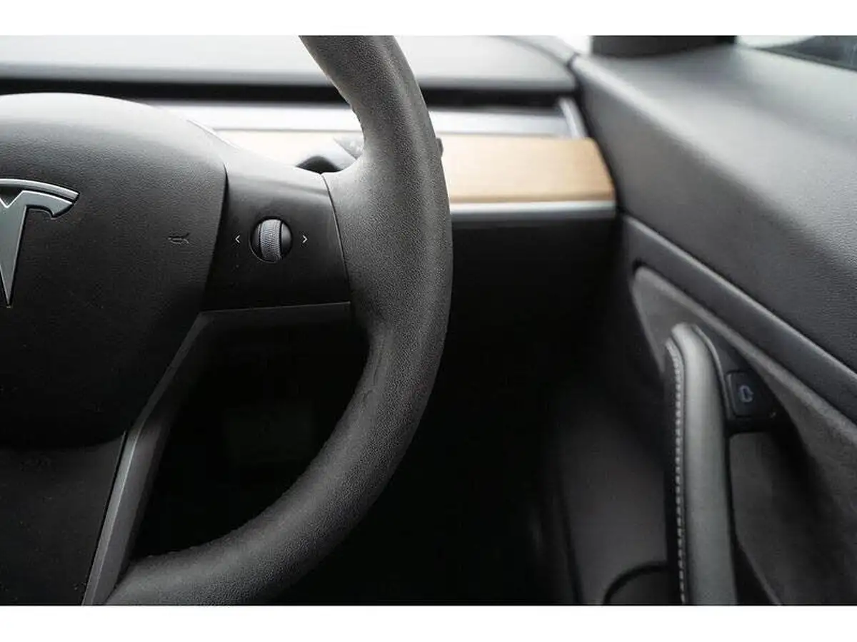 2021-tesla-model-3-e-standard-plus-big-39