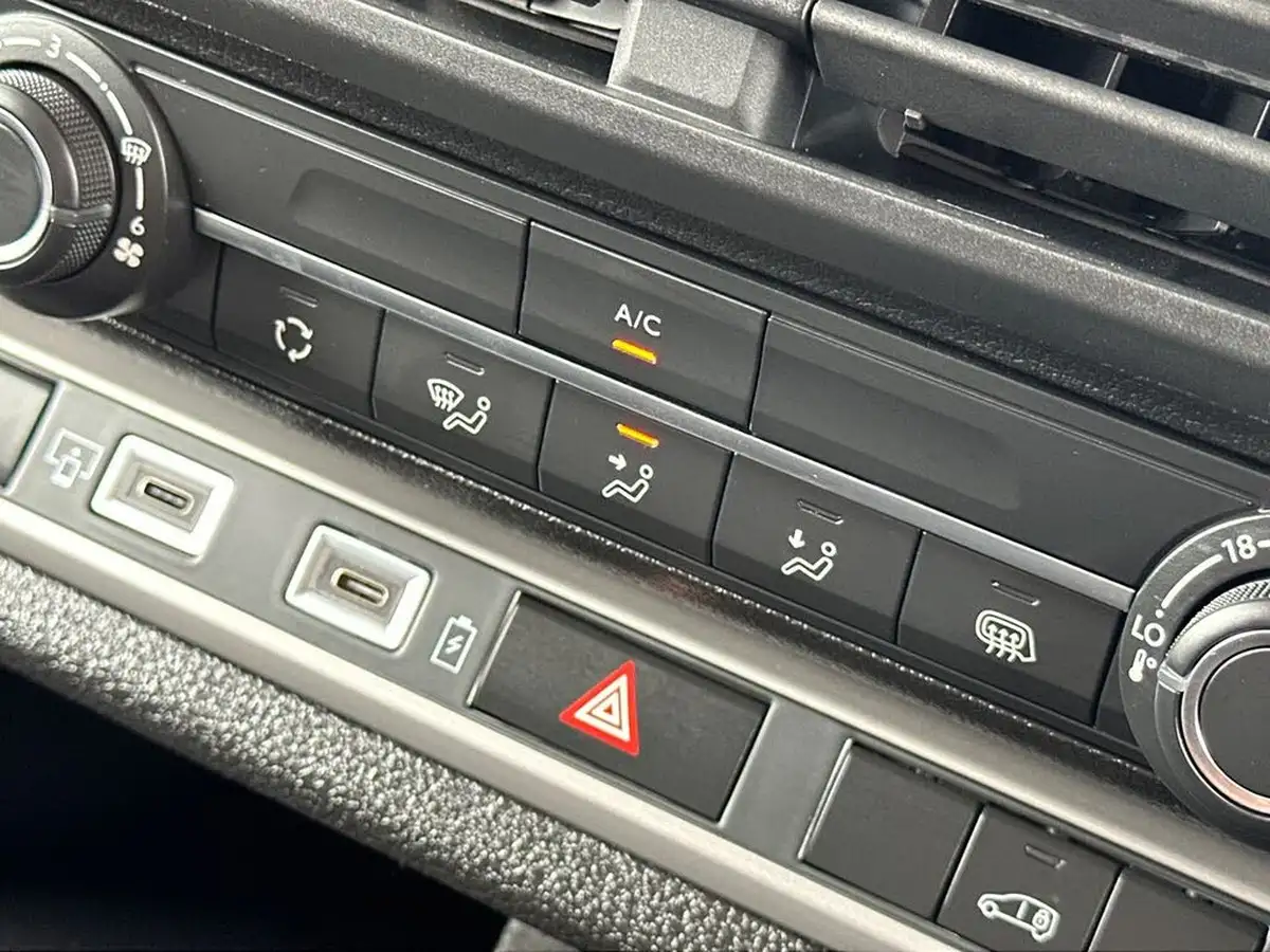 2024-vauxhall-vivaro-20td-xl-pro-big-26