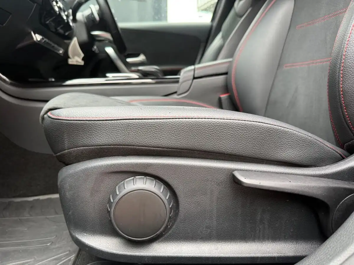 2021-mercedes-benz-a-class-13-a180-amg-line-executive-hatchback-5d-7g-dct-big-32