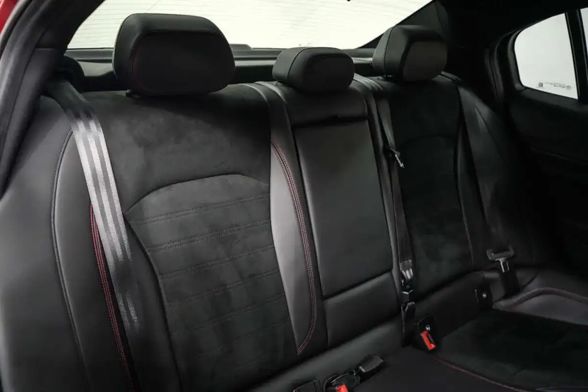 2018-alfa-romeo-giulia-29-biturbo-quadrifoglio-big-22