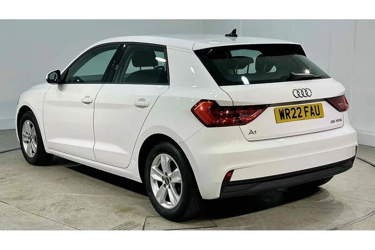 2022-audi-a1-10-25-tfsi-technik-big-5