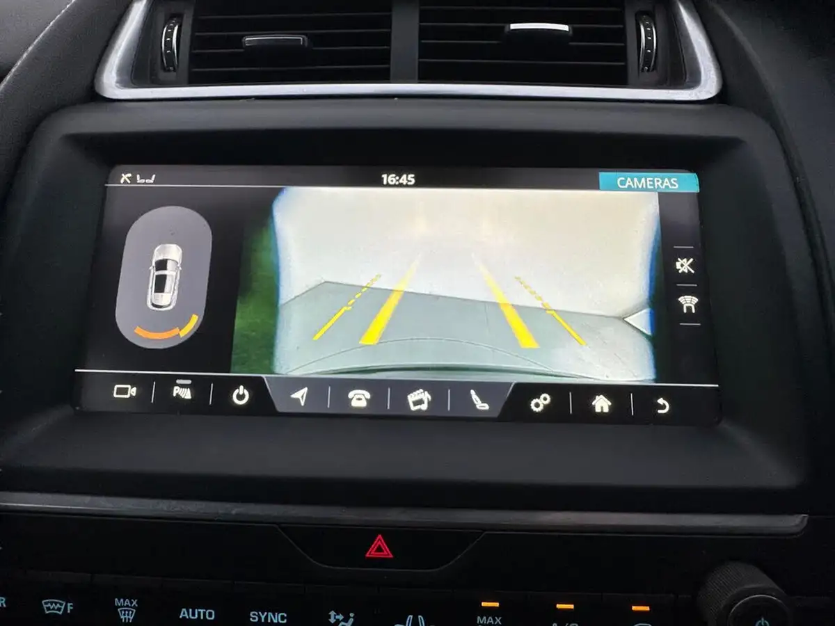 2020-jaguar-e-pace-20-i4d-r-dynamic-s-150ps-awd-big-6