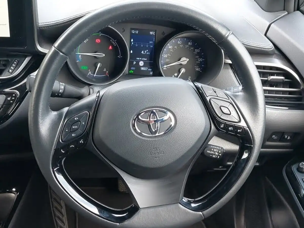 2022-toyota-c-hr-18-vvt-i-design-big-9