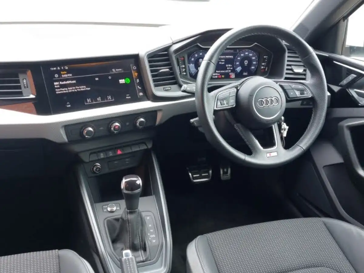 2023-audi-a1-10-25-tfsi-s-line-tronic-big-13