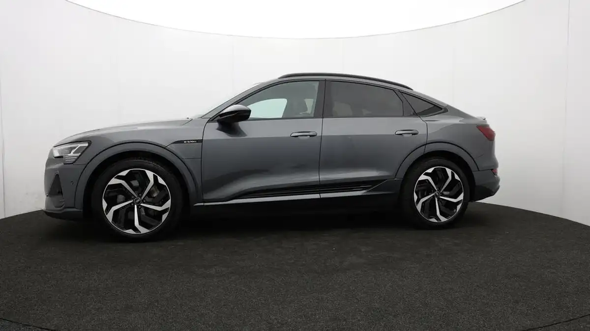 2022-audi-e-tron-50e-black-edition-sportback-big-70