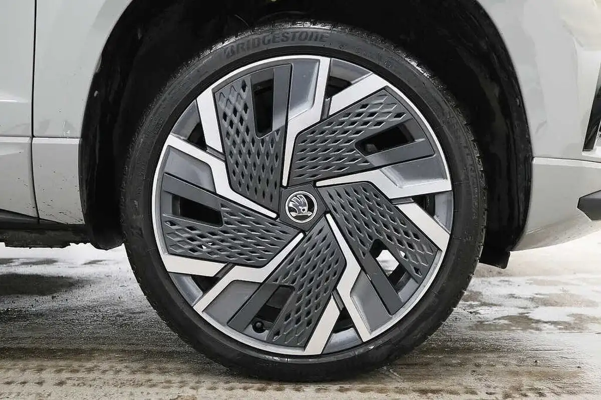2024-skoda-karoq-15-tsi-sportline-dsg-big-4
