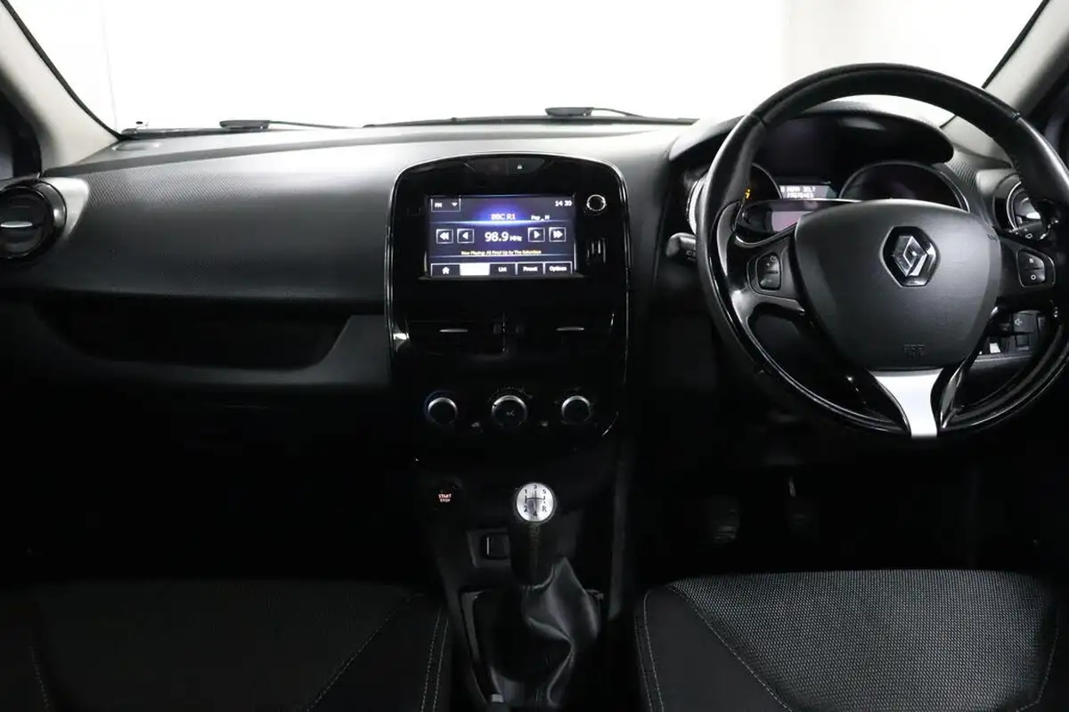 2015-renault-clio-09-tce-dynamique-nav-big-40