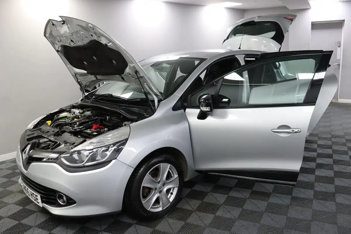 2015-renault-clio-09-tce-dynamique-nav-big-16