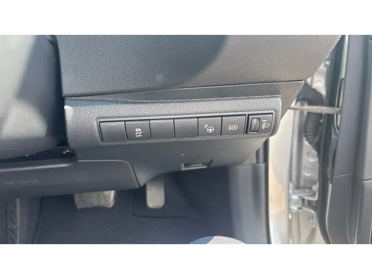 2021-toyota-corolla-18-vvt-i-design-spare-wheel-hatchback-5d-big-26