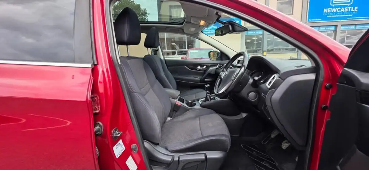2014-nissan-qashqai-15dci-acenta-premium-big-10