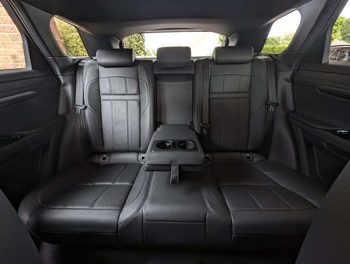 2022-land-rover-range-rover-evoque-15-p300e-r-dynamic-se-big-26