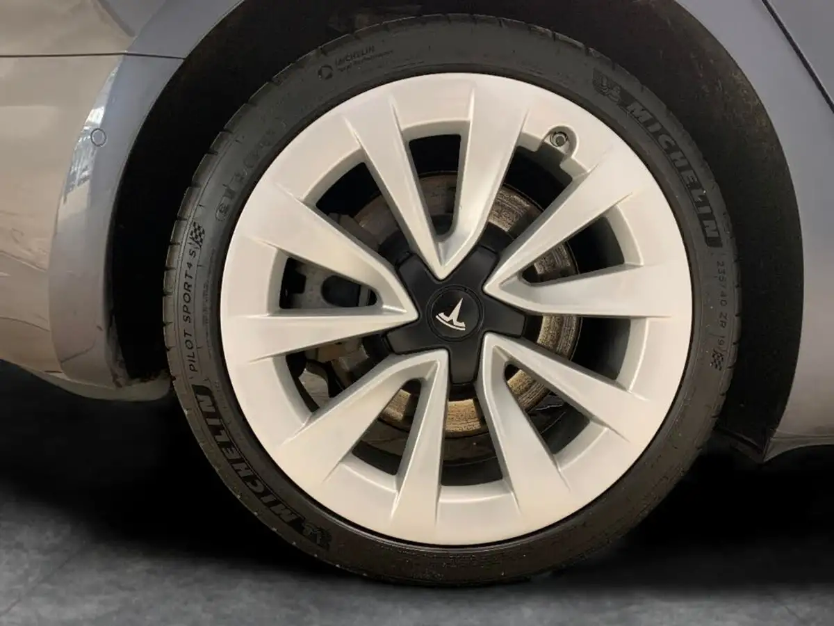 2021-tesla-model-3-e-long-range-awd-big-31