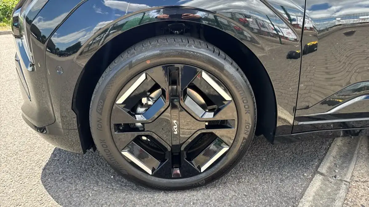 2025-kia-ev3-e-gt-line-s-big-30