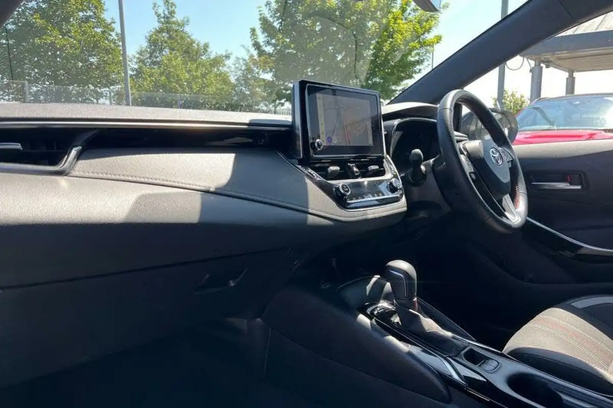 2022-toyota-corolla-18-vvt-i-gr-sport-120bhp-trk-hatchback-big-17