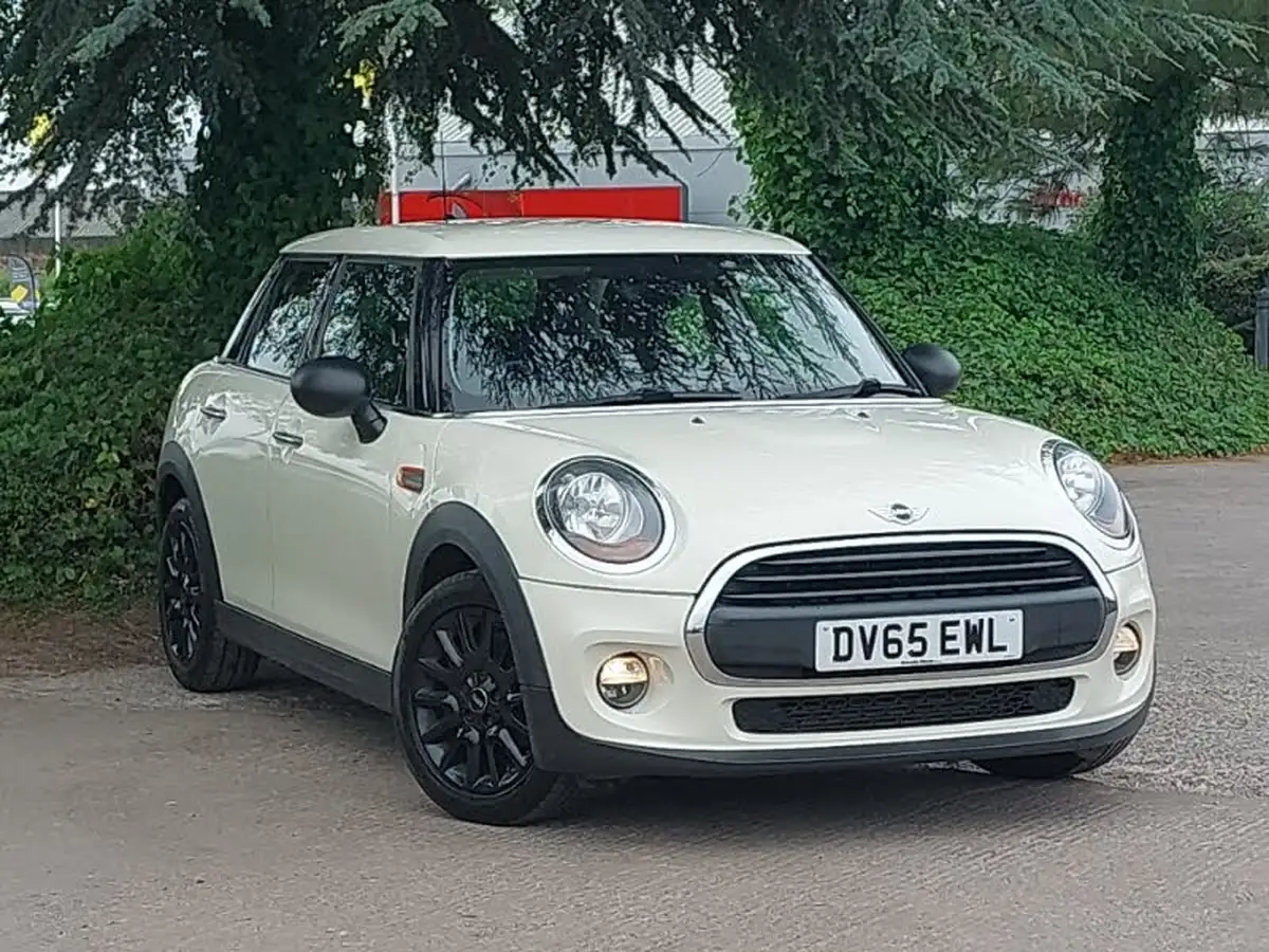 2015-mini-cooper-12-one-ss-5d-big-0