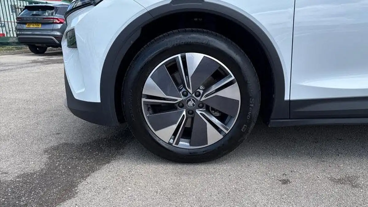 2025-skoda-elroq-e-edition-60-big-15