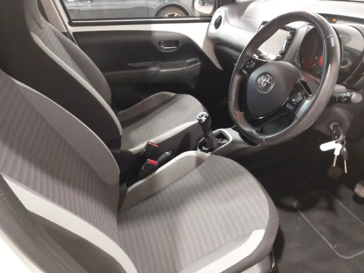 2018-toyota-aygo-10-vvt-i-x-press-71bhp-big-10