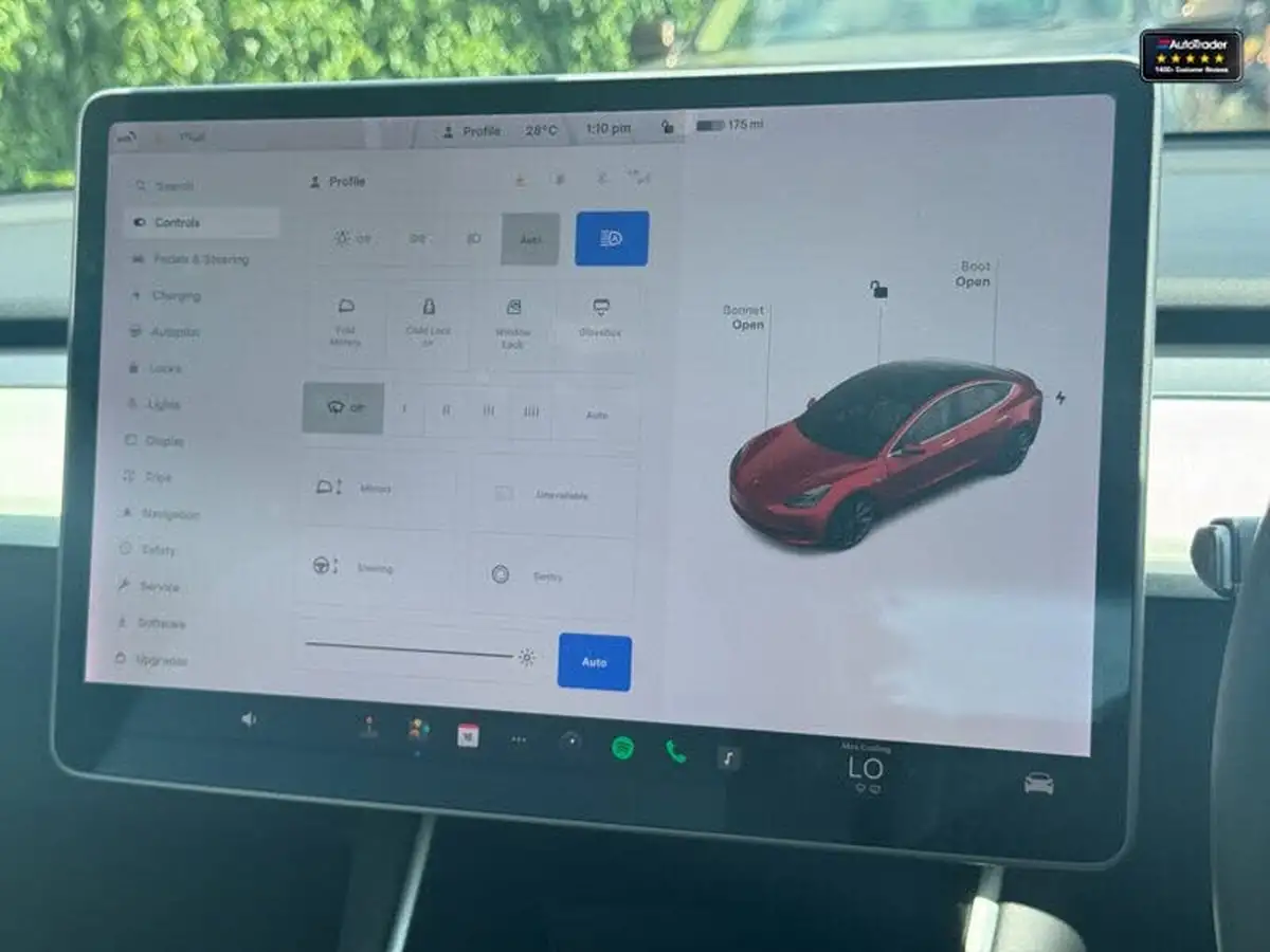 2020-tesla-model-3-e-performance-big-16