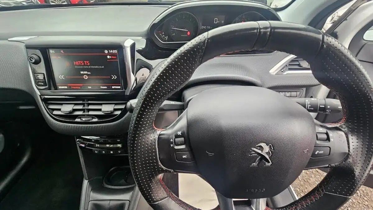 2017-peugeot-208-16bluehdi-gt-line-100bhp-5d-big-28