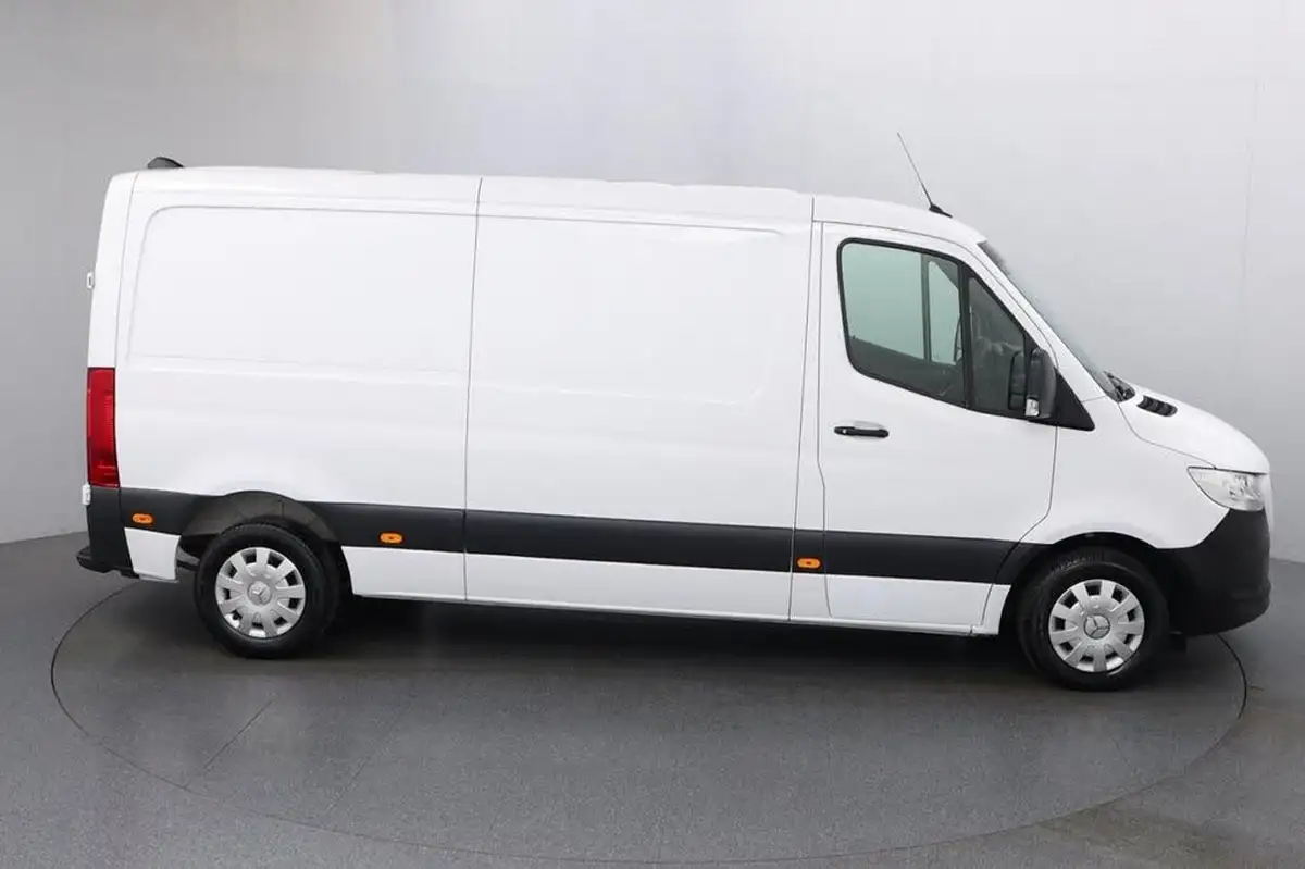 2021-mercedes-benz-sprinter-big-8