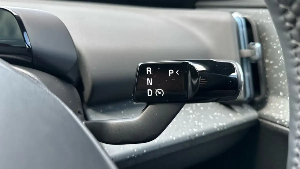 2025-volvo-ex30-e-single-motor-ultra-big-21