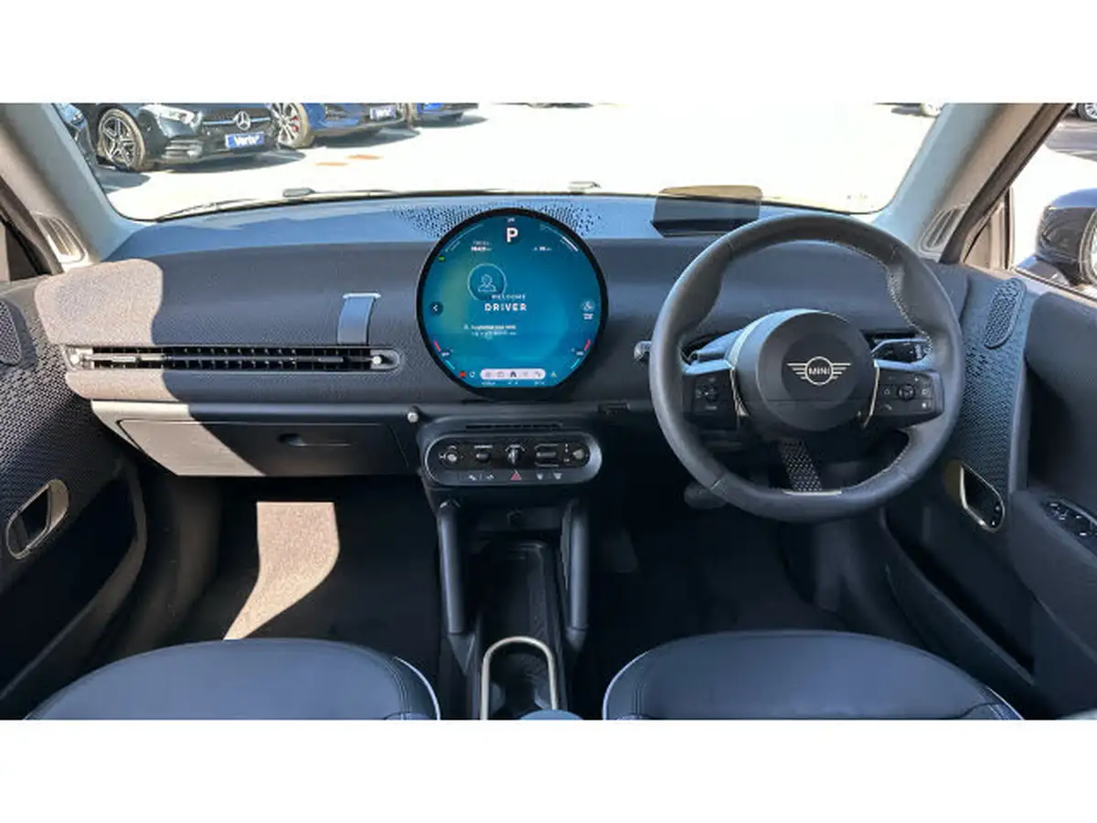 2024-mini-cooper-e-cooper-e-classic-big-3