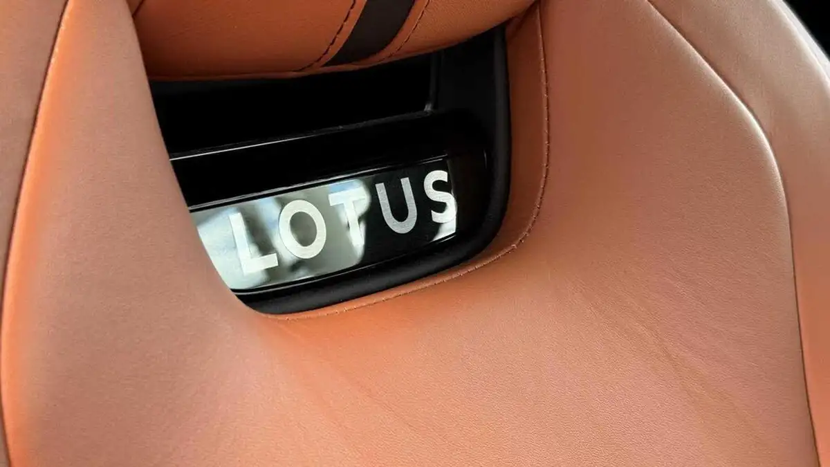 2023-lotus-emira-35-first-edition-v6-big-36