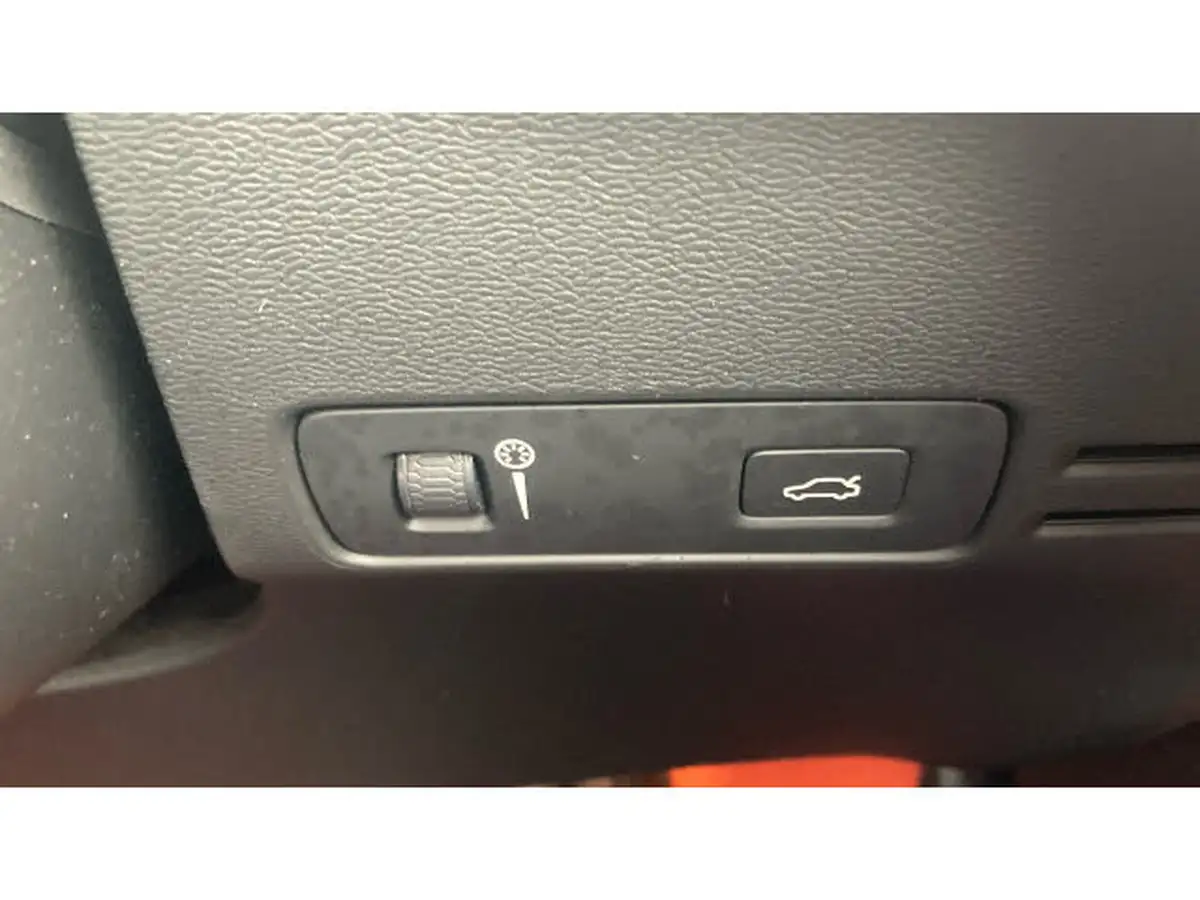 2018-volvo-xc40-15-t3-r-design-pro-big-37