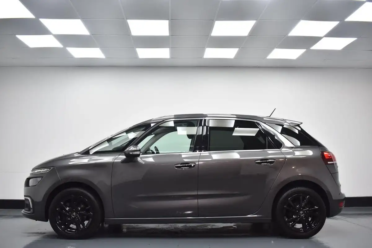 2017-citroen-c4-picasso-12-puretech-flair-eat6-big-1